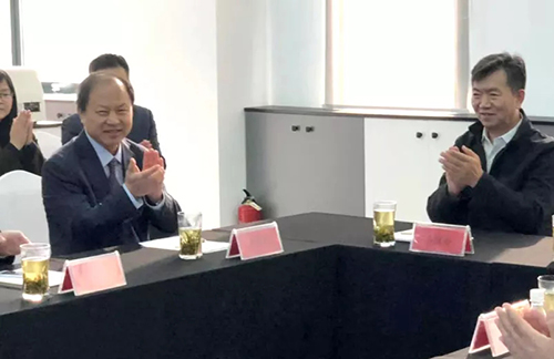 POC 睿未來 — 中國醫(yī)學(xué)裝備協(xié)會POCT分會和白求恩精神研究會檢驗(yàn)醫(yī)學(xué)分會在禾柏生物聯(lián)合召開研討會