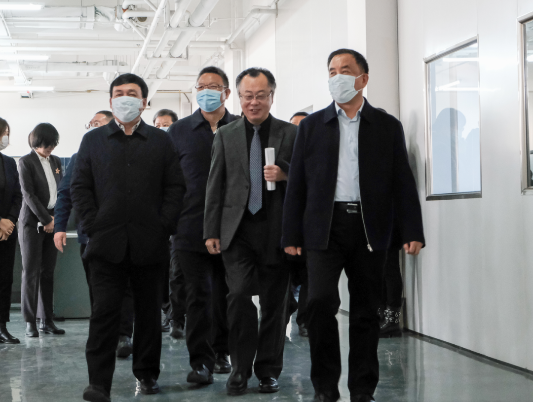 河北省藥品監(jiān)督管理局黨組書記、局長許彥增一行蒞臨禾柏視察指導(dǎo)